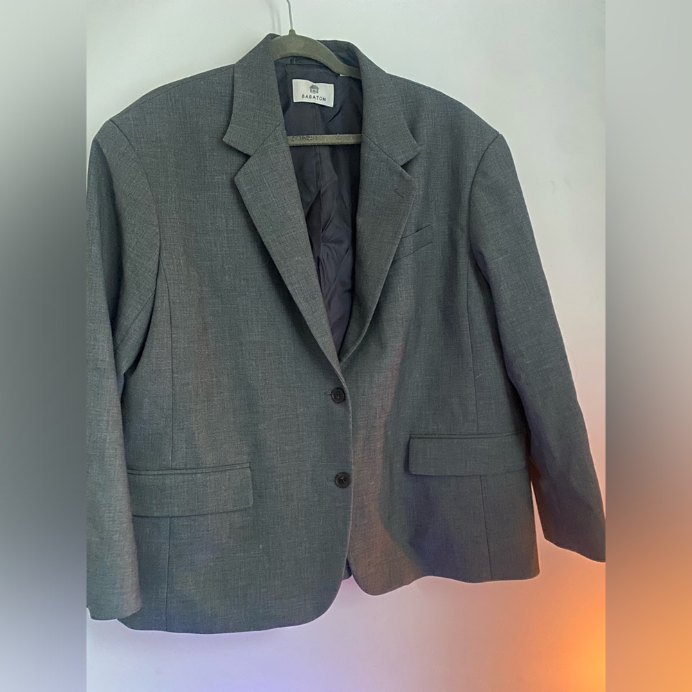 Aritzia vogue dark grey blazer USED